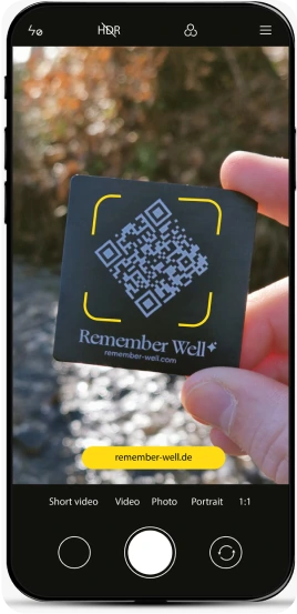 How to Choose a Digital Memorial Product for a Loved One